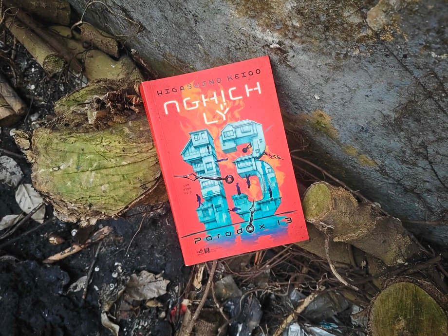 Sách Nghịch lí 13 của Higashino Keigo